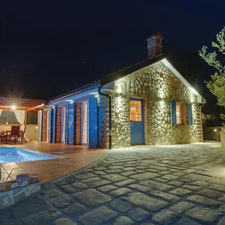 House Victoria 1 By Guide Villa Nerezine