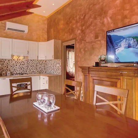 House Victoria 1 By Guide Villa