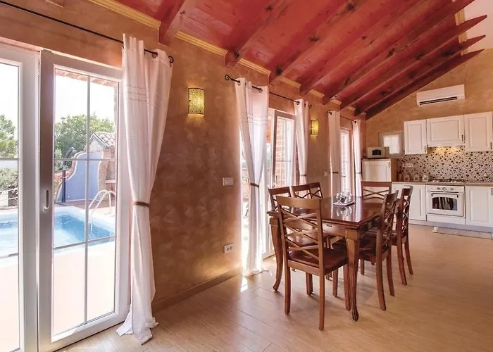 House Victoria 1 By Guide Villa Nerezine